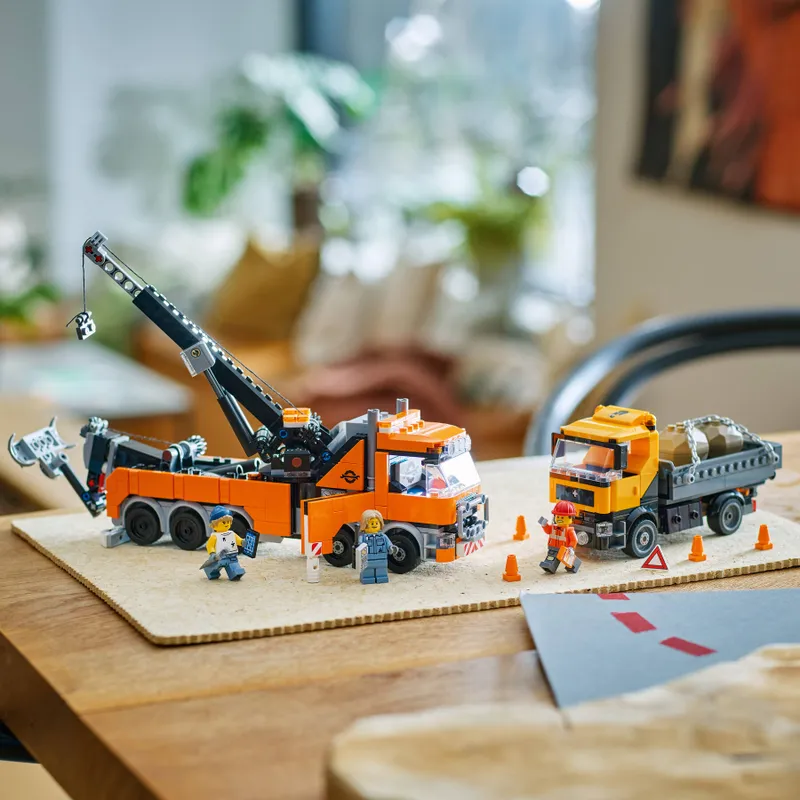 Heavy-Duty Recovery Tow Truck with Crane