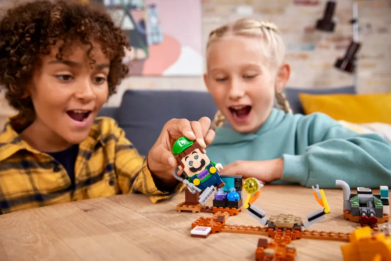 Luigi's Mansion Lab and Poltergust Expansion Set