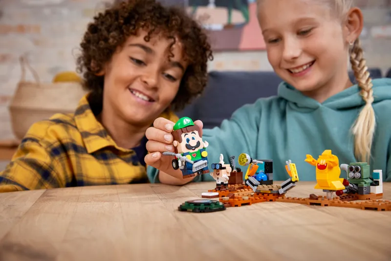 Luigi's Mansion Lab and Poltergust Expansion Set