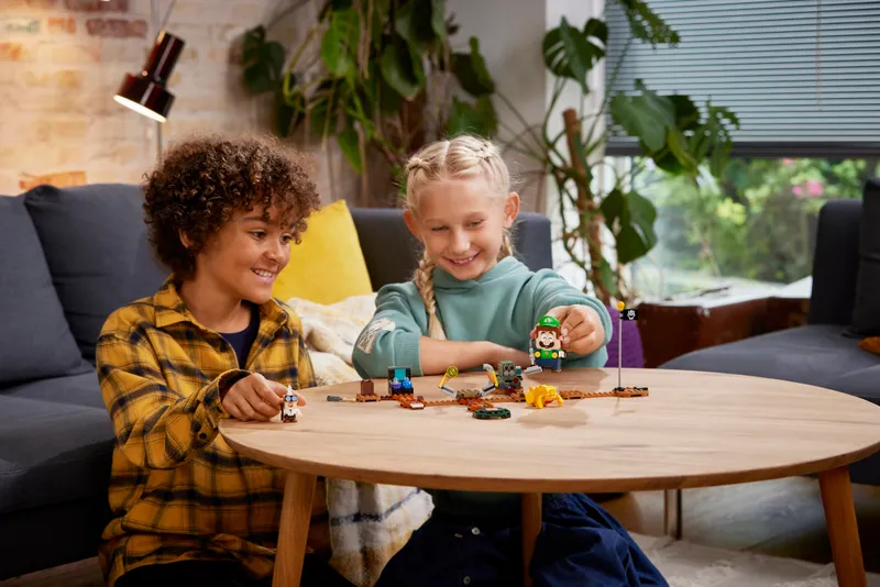 Luigi's Mansion Lab and Poltergust Expansion Set