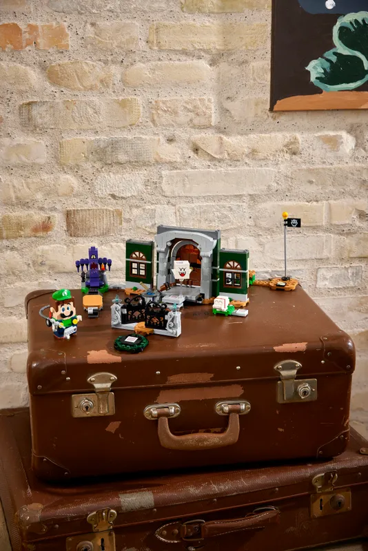 Luigi's Mansion Entryway Expansion Set