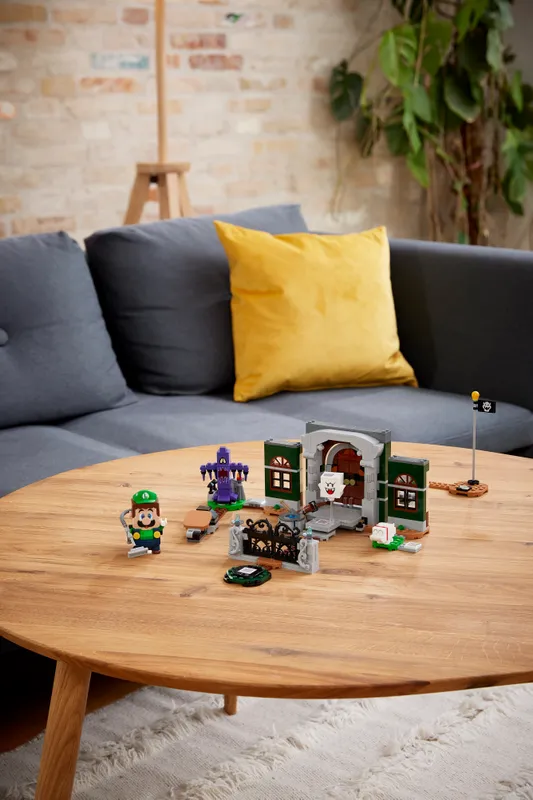 Luigi's Mansion Entryway Expansion Set