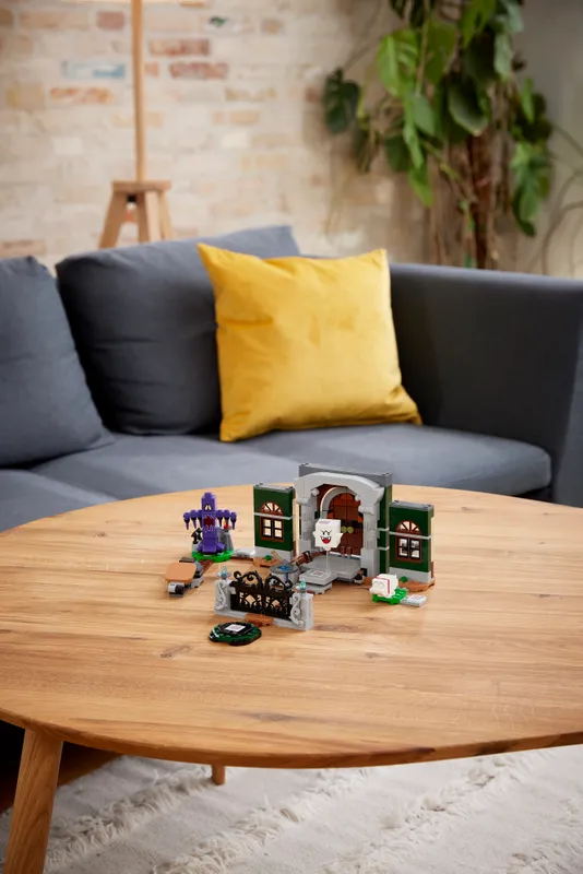 Luigi's Mansion Entryway Expansion Set